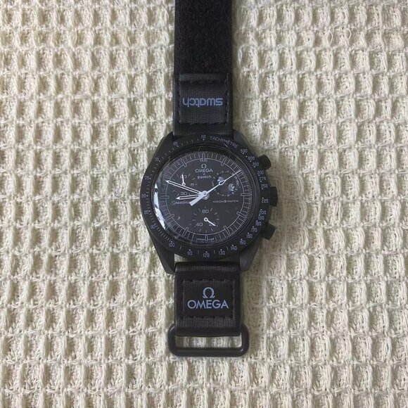 🆕Swatch x Omega Moonswatch Mission To Moonphase Snoopy - Picture 2 of 5